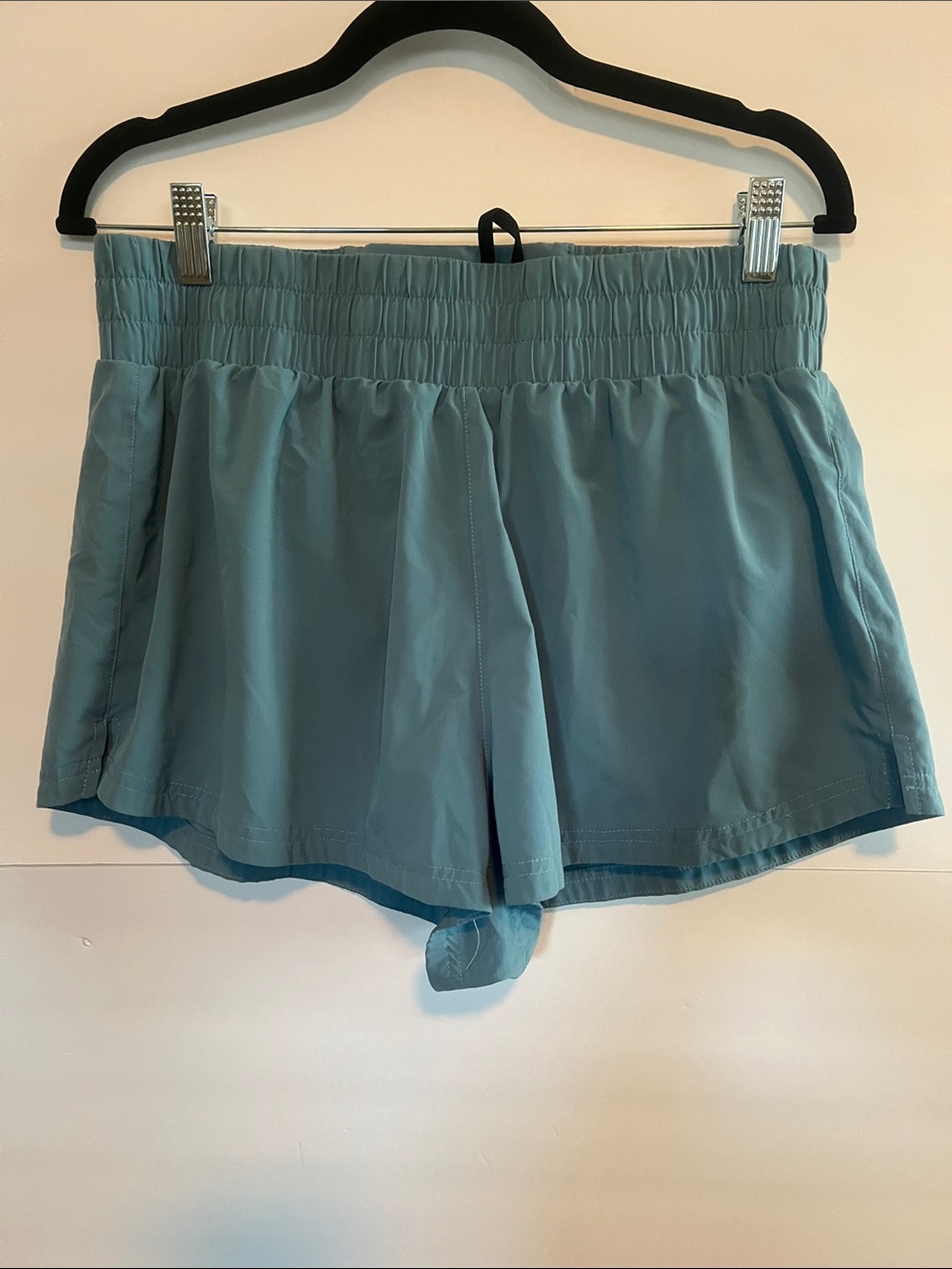 Varley Women's L - Athletic Shorts in Light Teal with Elastic Waist